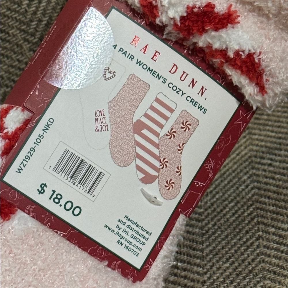NWT Rae Dunn Christmas Holiday 4pk cozy White/Pink Cozy Socks Women’s Peace Love - Picture 4 of 6